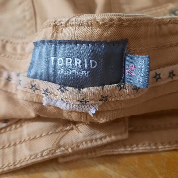 Torrid Womens Tannish Button Fly Cuffed Hem Military Shorts Size 24 - Picture 4 of 8